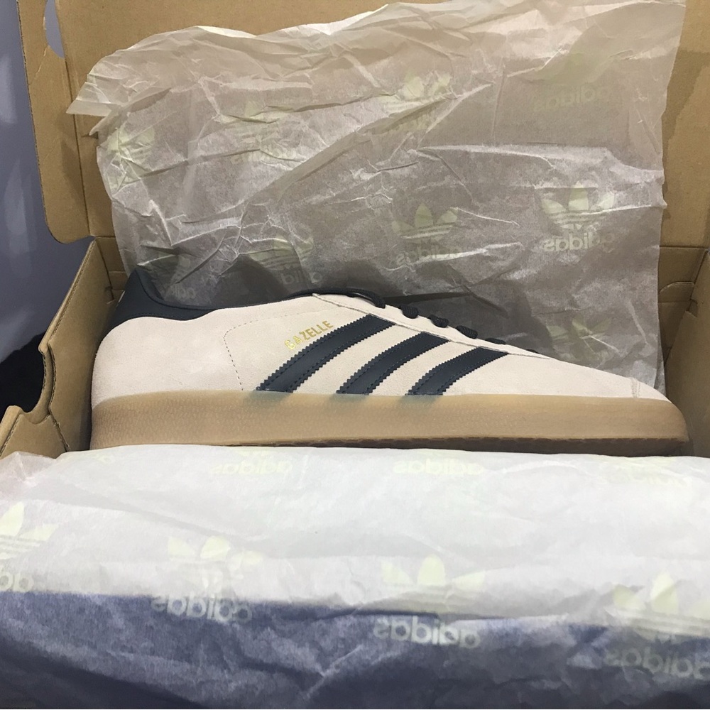 (22)Adidas Gazelle Men’s Taupe Night Indigo